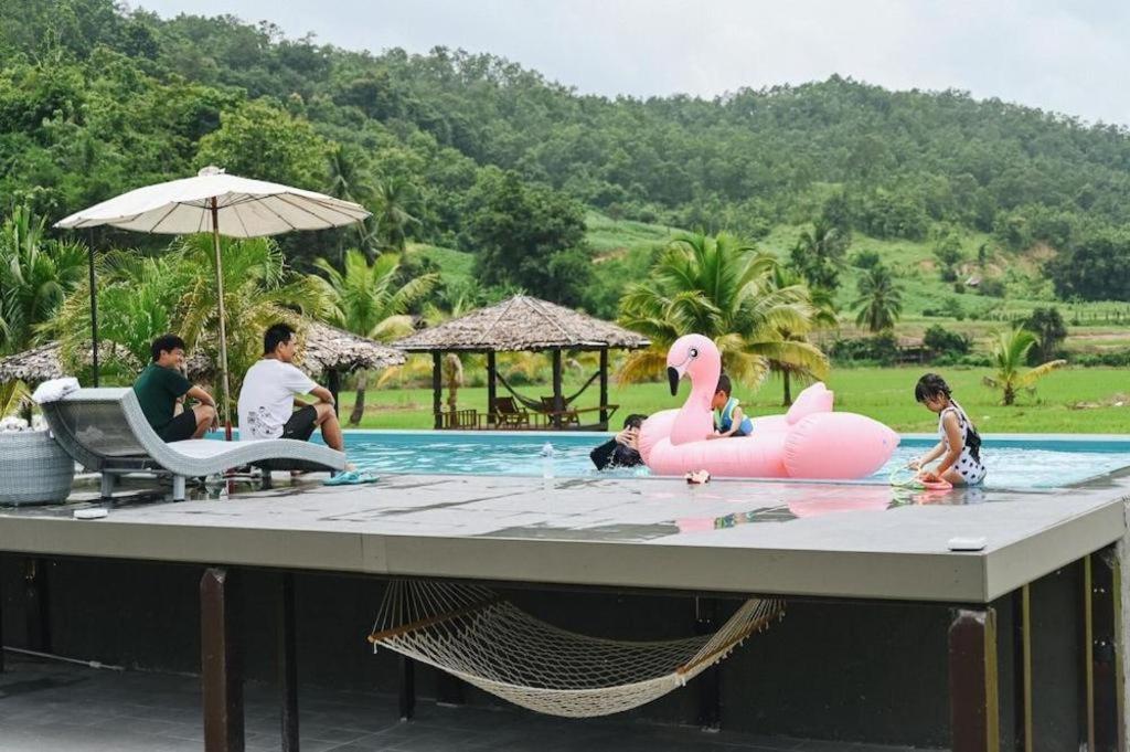 Herntai Resort Ban Mae La Noi Exterior photo